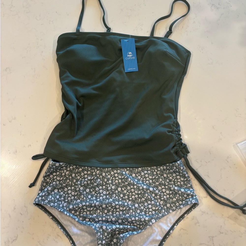 New with tags, Cupshe two-piece tankini bathing suit.